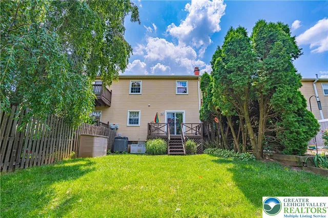 $2,300 | 4531 North Hedgerow Drive, Allentown, PA 18103