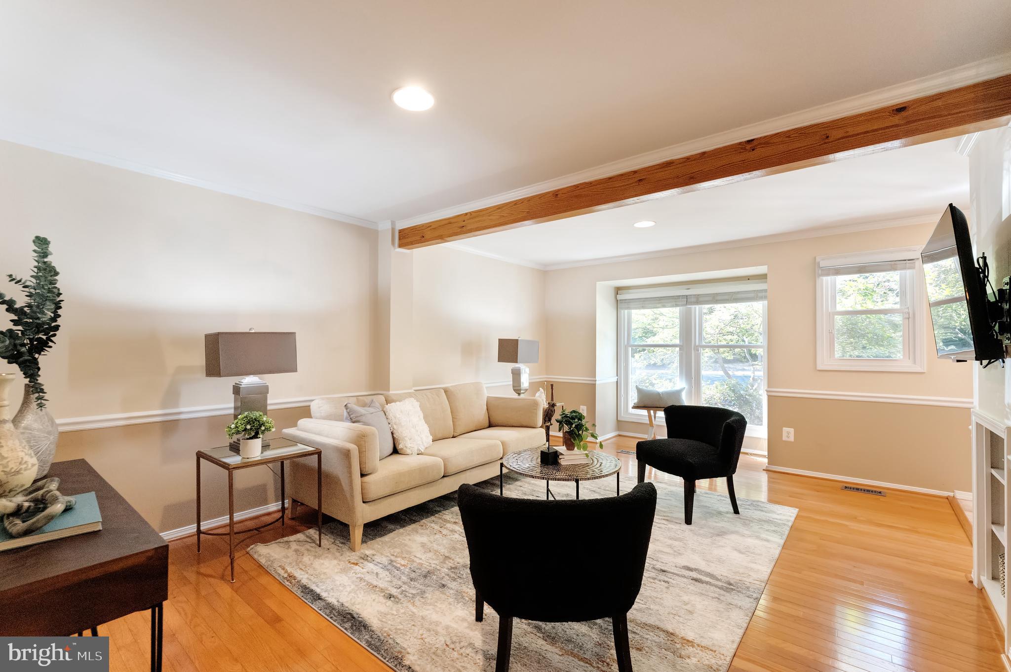 1512 Poplar Grove Drive Reston, VA 20194 - Photo 2 of 70 a living room with furniture and a lamp