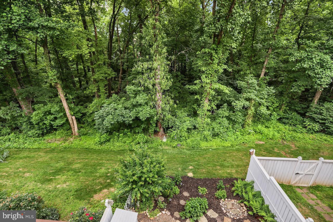 1512 Poplar Grove Drive Reston, VA 20194 - Photo 33 of 70 a view of a lush green space