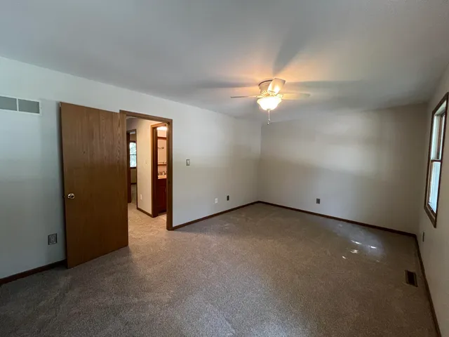 $2,250 | 852 Burr Oak Drive, Chesterton, IN 46304