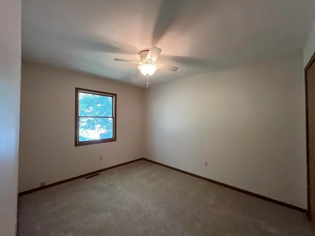 $2,250 | 852 Burr Oak Drive, Chesterton, IN 46304