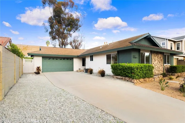 $1,398,000 | 952 Cheyenne Street, Costa Mesa, CA 92626