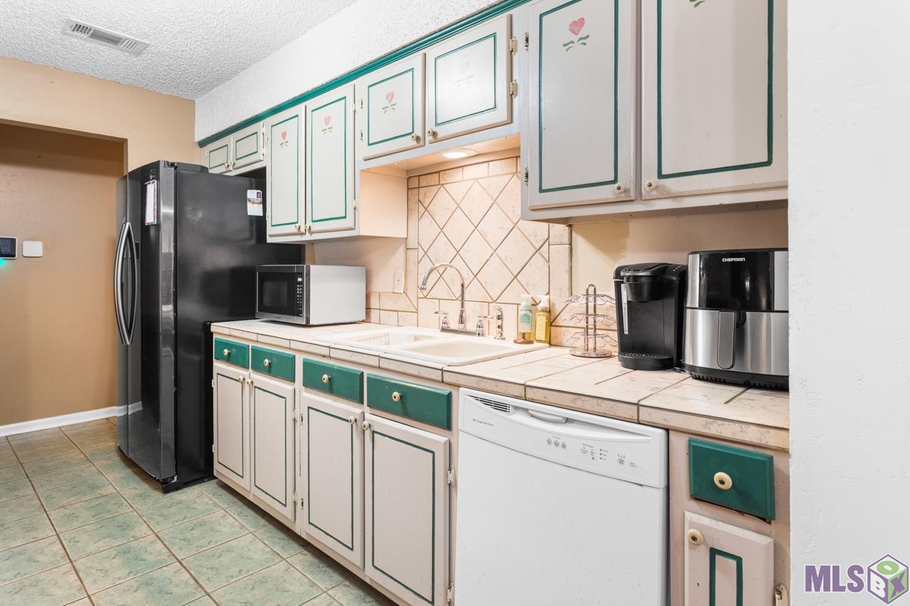 13732 Rampart Court Baton Rouge, LA 70810 - Photo 6 of 12