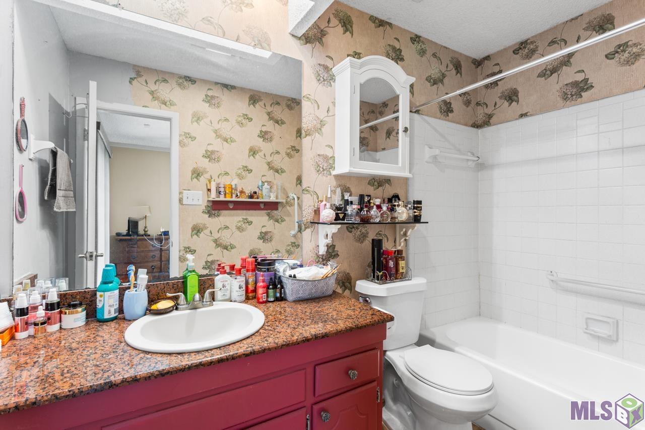 13732 Rampart Court Baton Rouge, LA 70810 - Photo 8 of 12 Master Bathroom