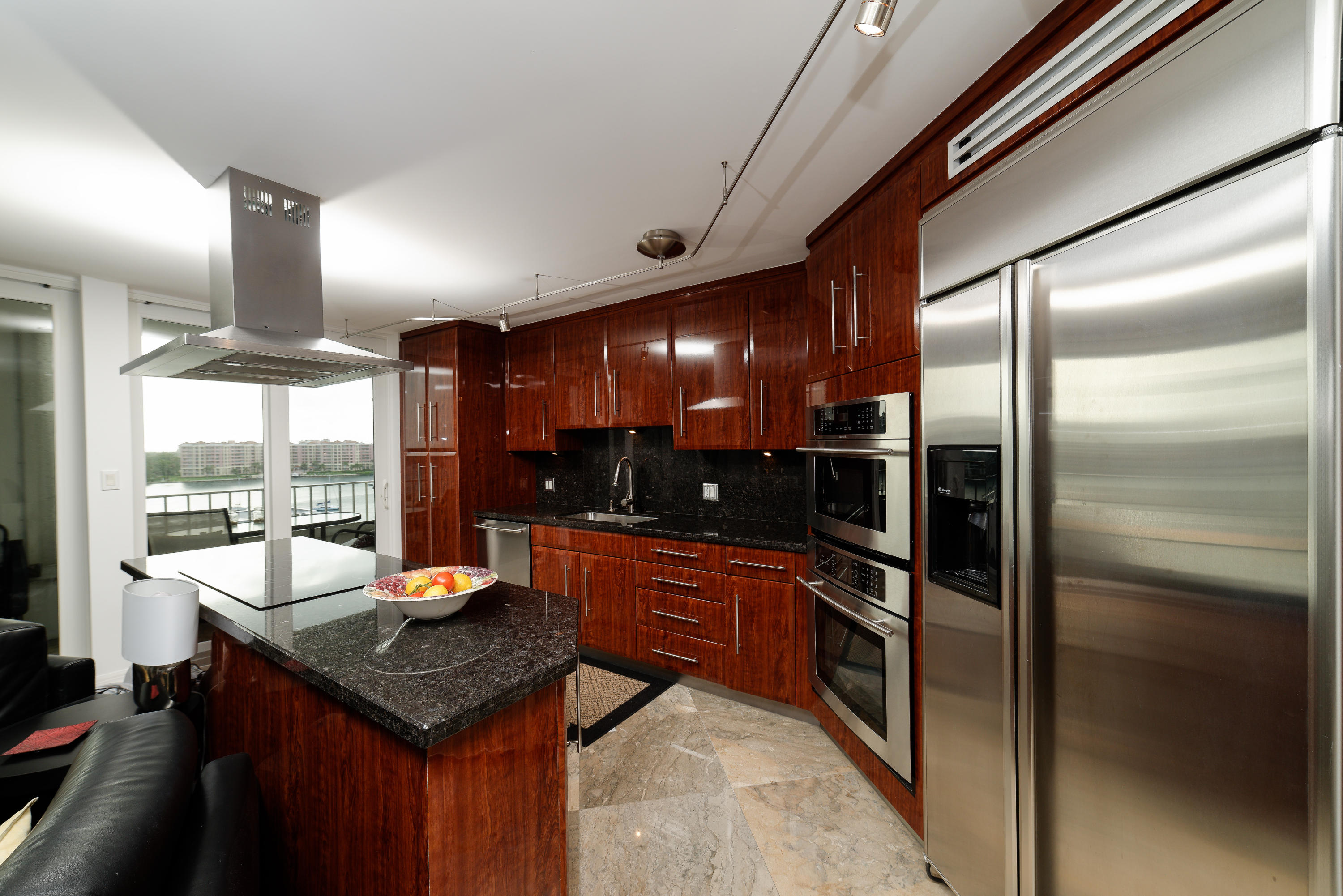 550 South Ocean Boulevard, Unit 809 Boca Raton, FL 33432 - Photo 5 of 12 GORGEOUS DESIGNER KITCHEN