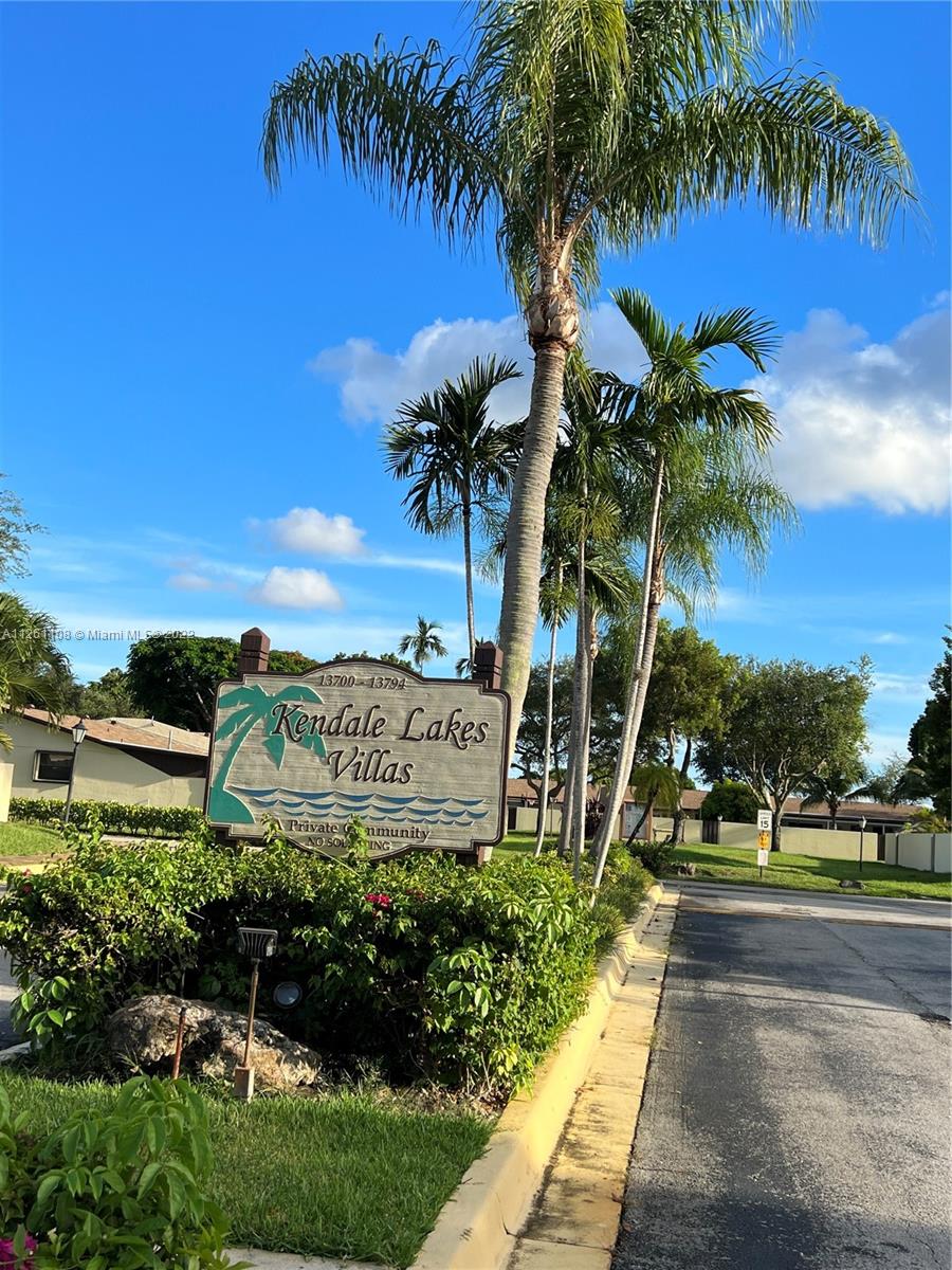 Kendale Lakes Miami, FL 33183 - Photo 2 of 26