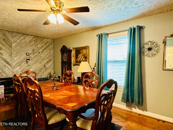 $378,500 | 102 Oakwood Drive, Clinton, TN 37716