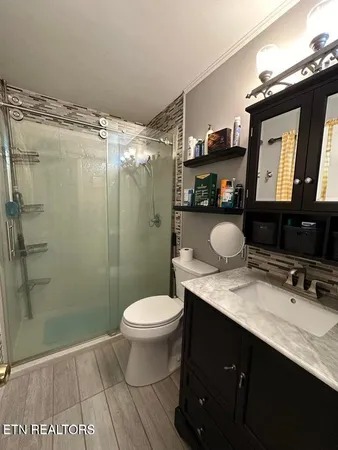 $378,500 | 102 Oakwood Drive, Clinton, TN 37716