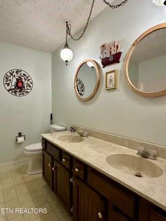 $378,500 | 102 Oakwood Drive, Clinton, TN 37716