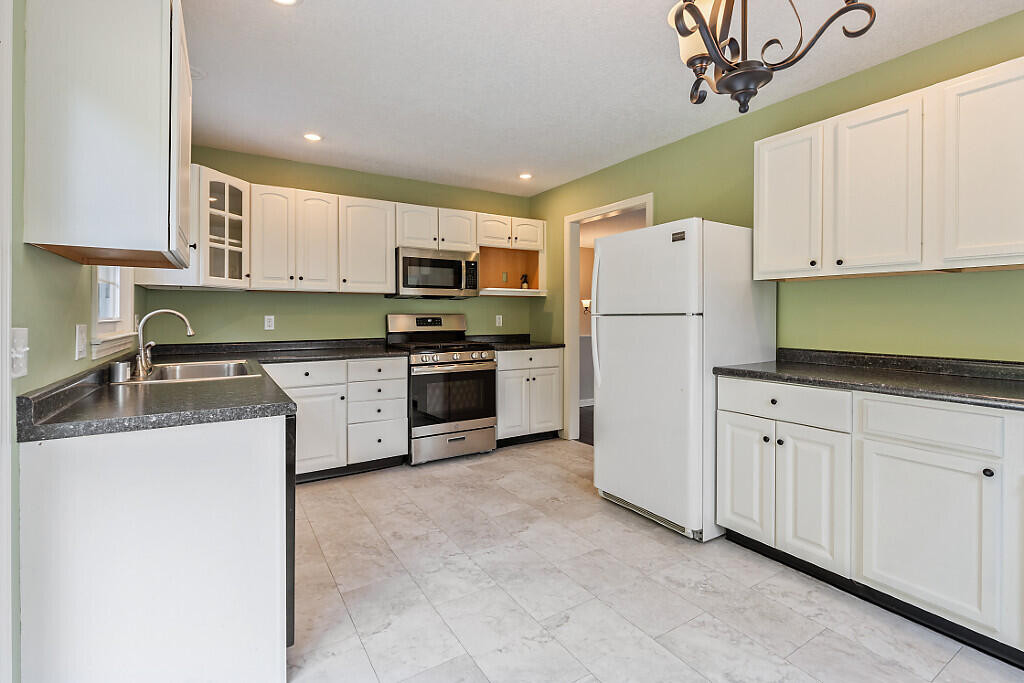 37 Gagnon Road Oakland, ME 04963 - Photo 9 of 47 9 kitchen