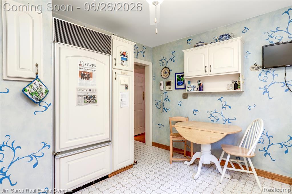764 Harcourt Road Grosse Pointe Park, MI 48230 - Photo 11 of 42