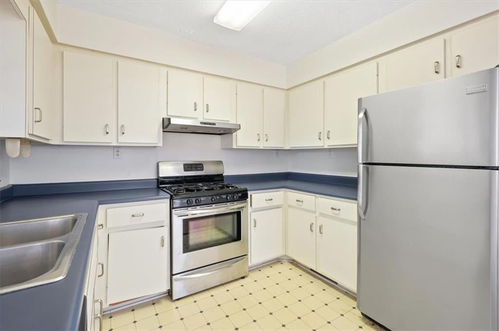 863 Hickory Bluff Road Waverly, GA 31565 - Photo 10 of 49 Photo 10