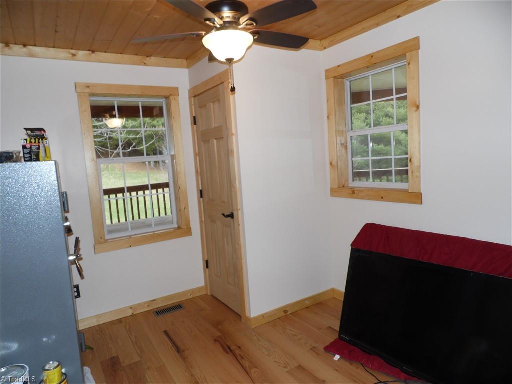 934 Lazy Branch Road Ennice, NC 28623 - Photo 20 of 48 Gallery Image 20