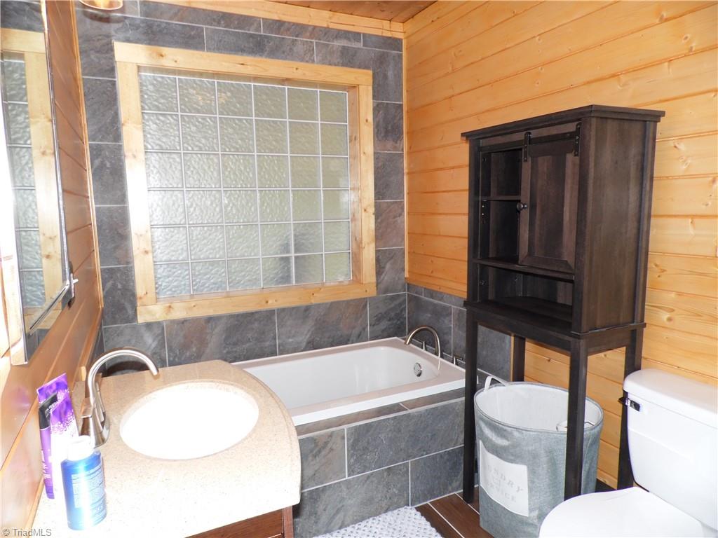 934 Lazy Branch Road Ennice, NC 28623 - Photo 21 of 48 Gallery Image 21
