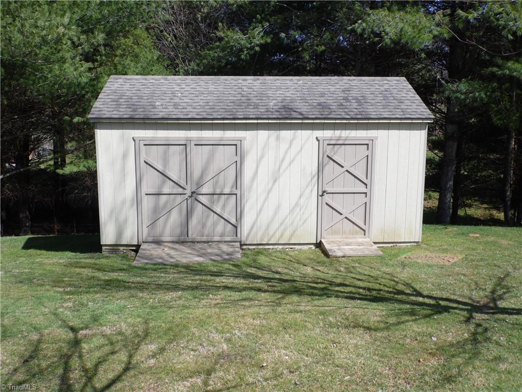 934 Lazy Branch Road Ennice, NC 28623 - Photo 45 of 48 Gallery Image 45