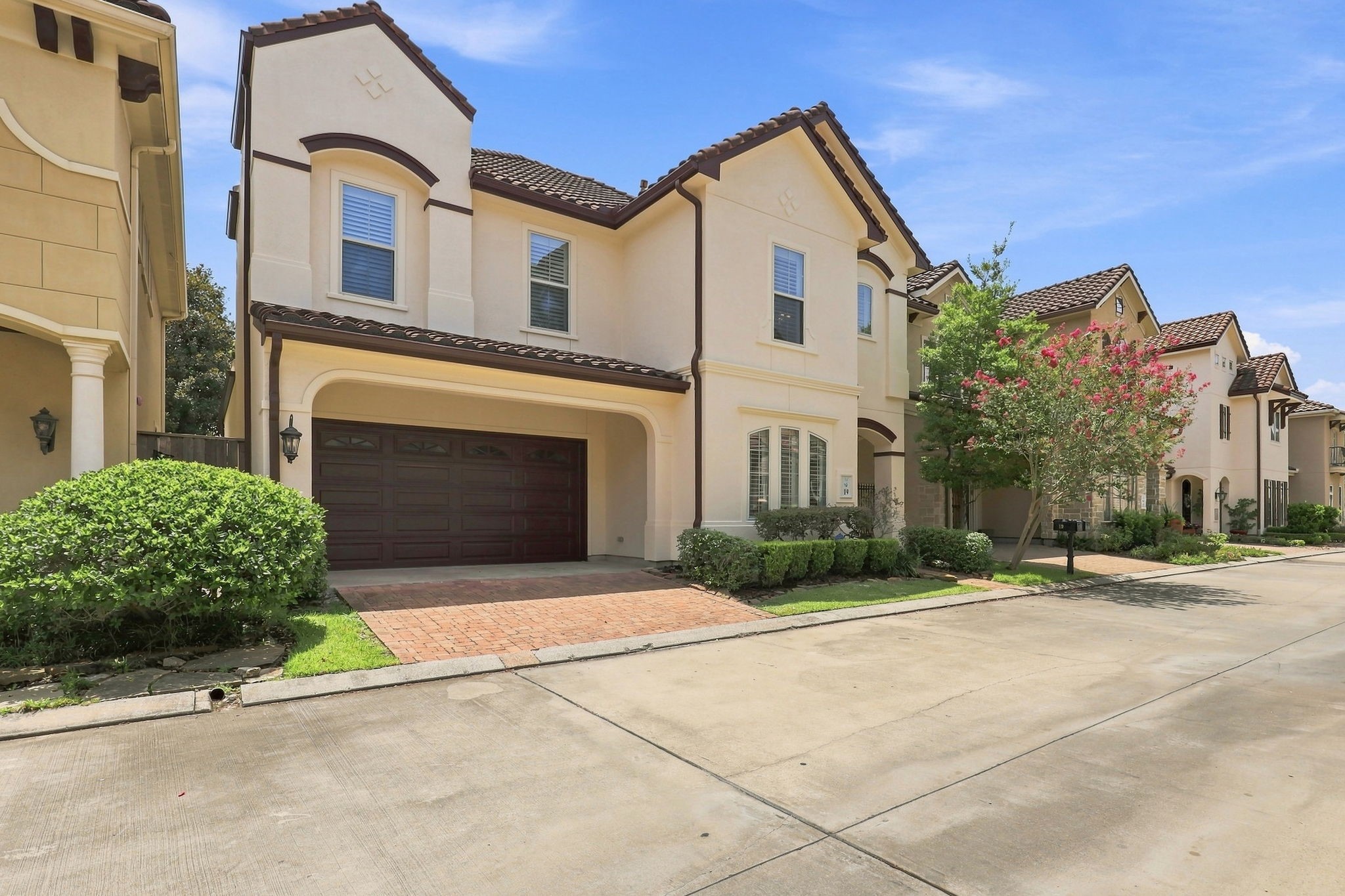 19 N Creekside Ct, Houston, TX 77055 | MLS #68761709
