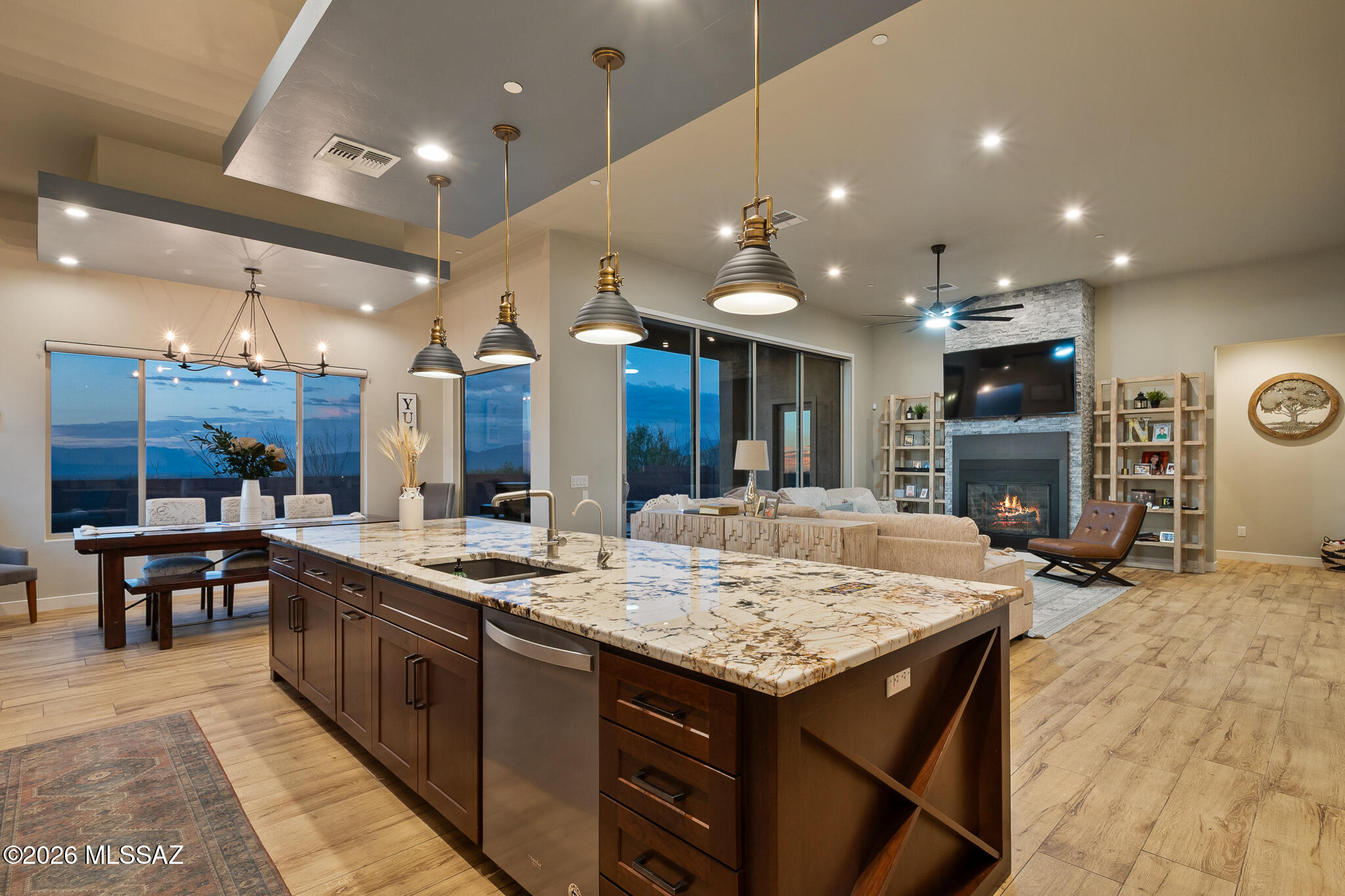18642 South Houghton Road Vail, AZ 85641 - Photo 11 of 39 Great room