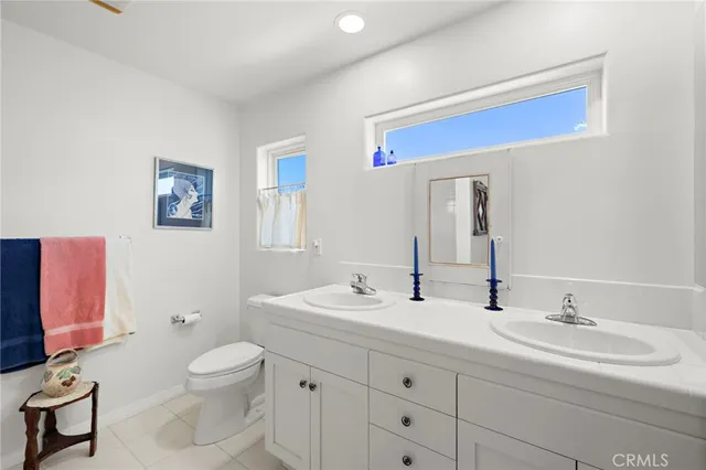 a view of livingroom with washer and dryer