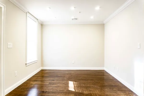 $2,750 | 75 Morris Street, Unit 1, Boston, MA 02128
