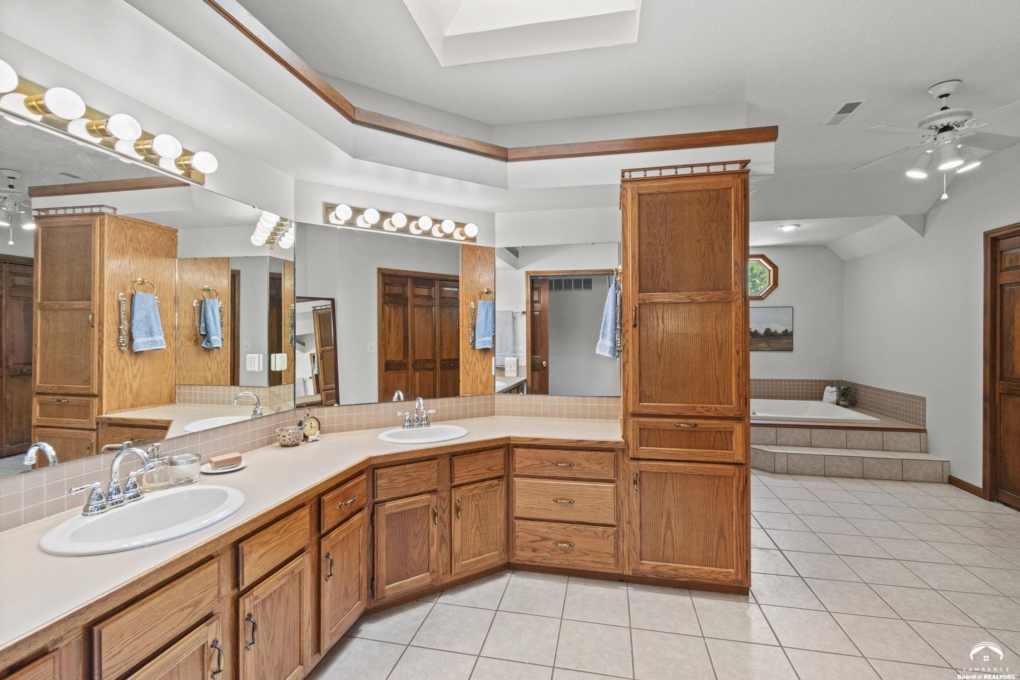 4509 Cedar Ridge Court Lawrence, KS 66049 - Photo 21 of 40