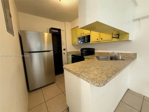 $2,095 | 1620 West Avenue, Unit 204, Miami Beach, FL 33139