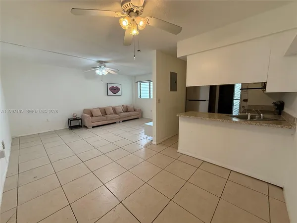 $2,095 | 1620 West Avenue, Unit 204, Miami Beach, FL 33139