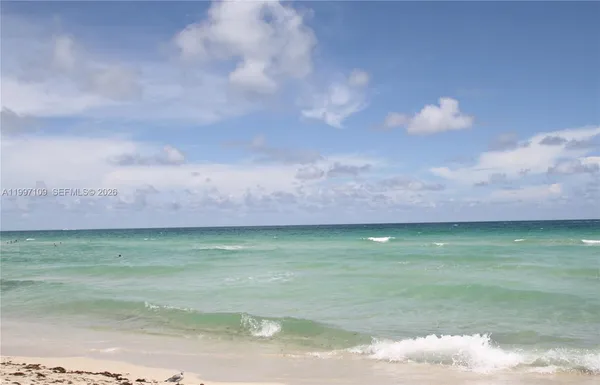 $2,095 | 1620 West Avenue, Unit 204, Miami Beach, FL 33139