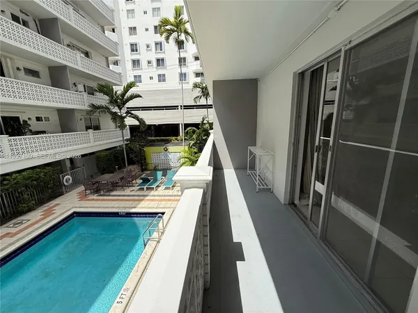$2,095 | 1620 West Avenue, Unit 204, Miami Beach, FL 33139
