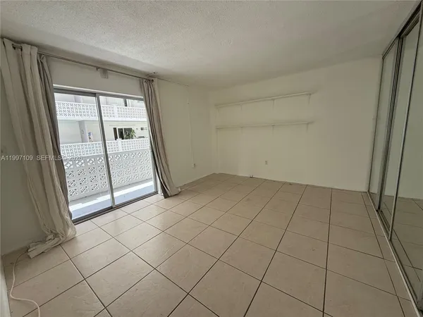 $2,095 | 1620 West Avenue, Unit 204, Miami Beach, FL 33139