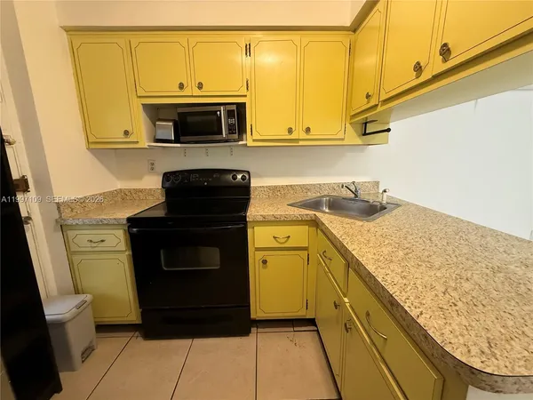 $2,095 | 1620 West Avenue, Unit 204, Miami Beach, FL 33139