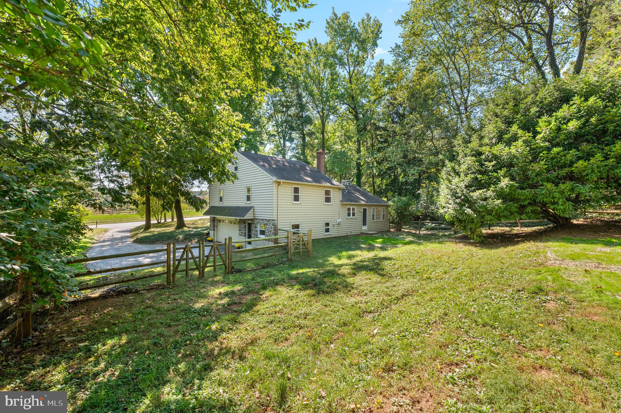 675 Walker Road Wayne, PA 19087 - Photo 3 of 38