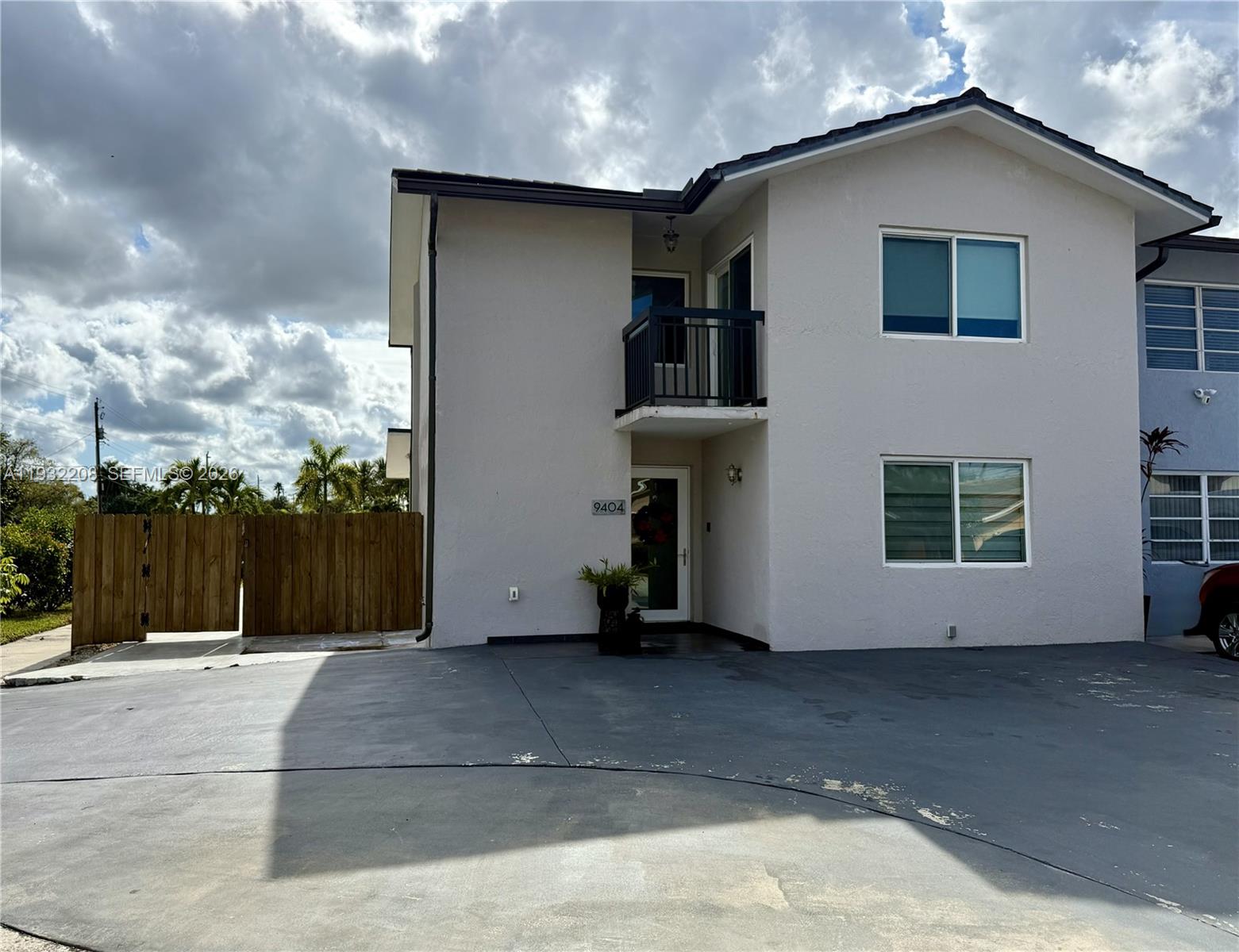 9404 Southwest 8th Terrace Miami, FL 33174 - Photo 5 of 41 a view of outdoor space