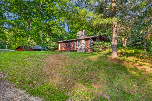 $874,999 | N2335 Main Road, Linn, WI 53147