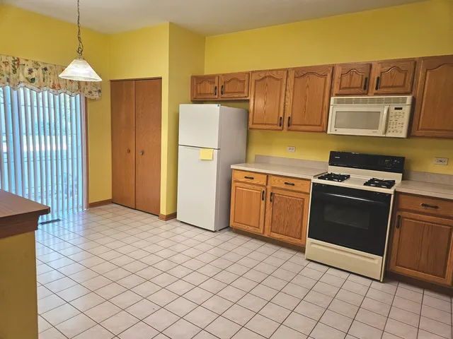 $245,000 | 20944 Blossom Lane, Plainfield, IL 60544