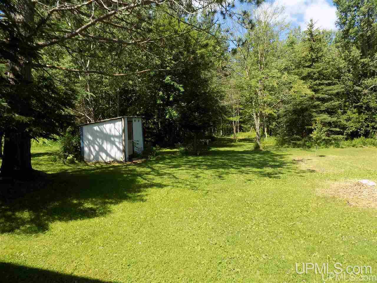 877 N River Road Manistique, MI 49854 - Photo 34 of 43