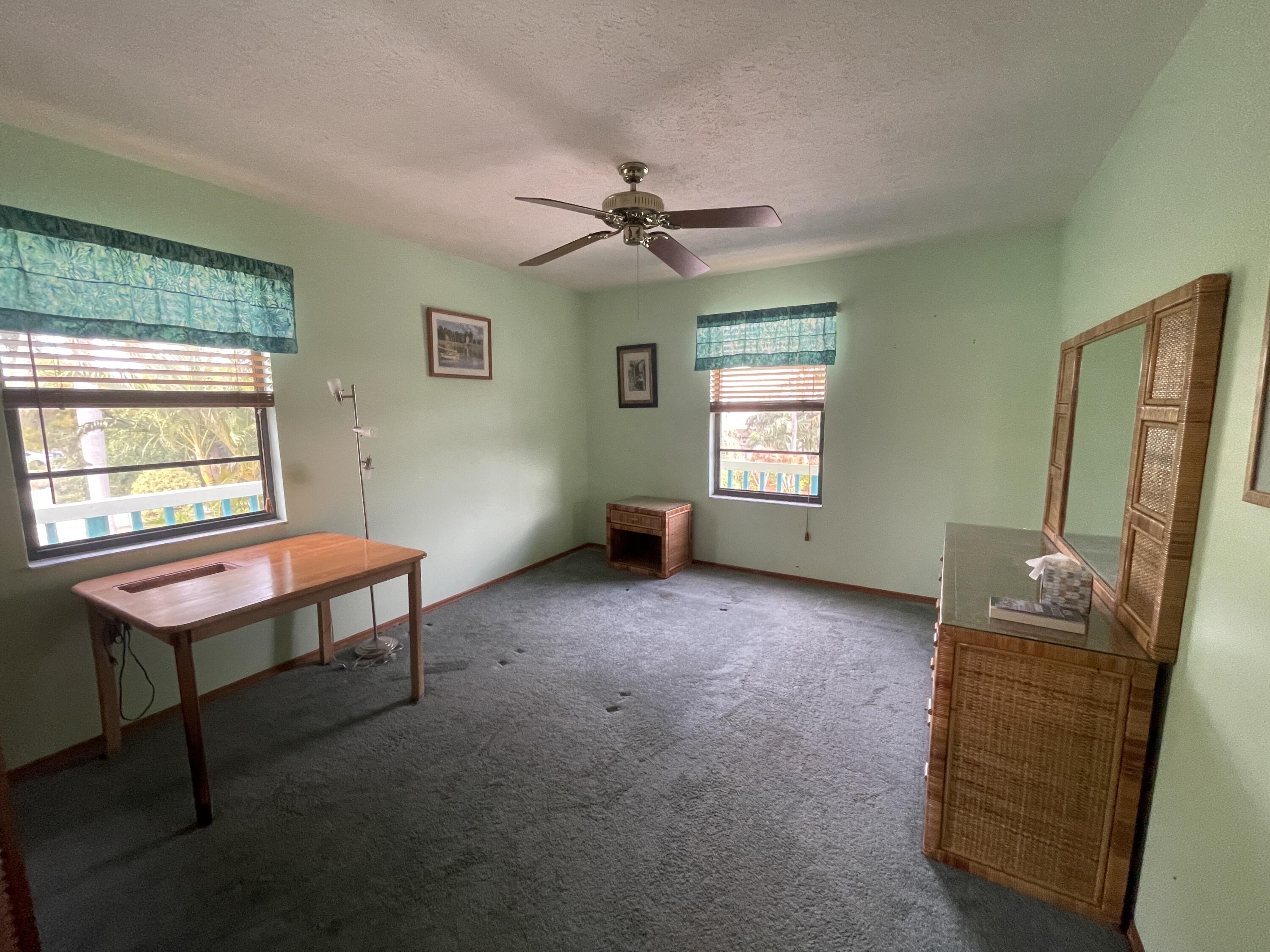 744 Blackbeard Road Summerland Key, FL 33042 - Photo 13 of 39 a livingroom with window and a livingroom