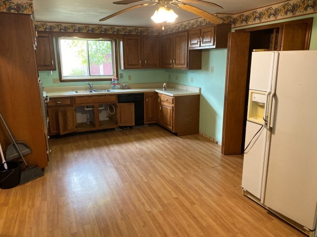 944 Kinney Road Memphis, MI 48041 - Photo 5 of 20 31399482-4.JPG