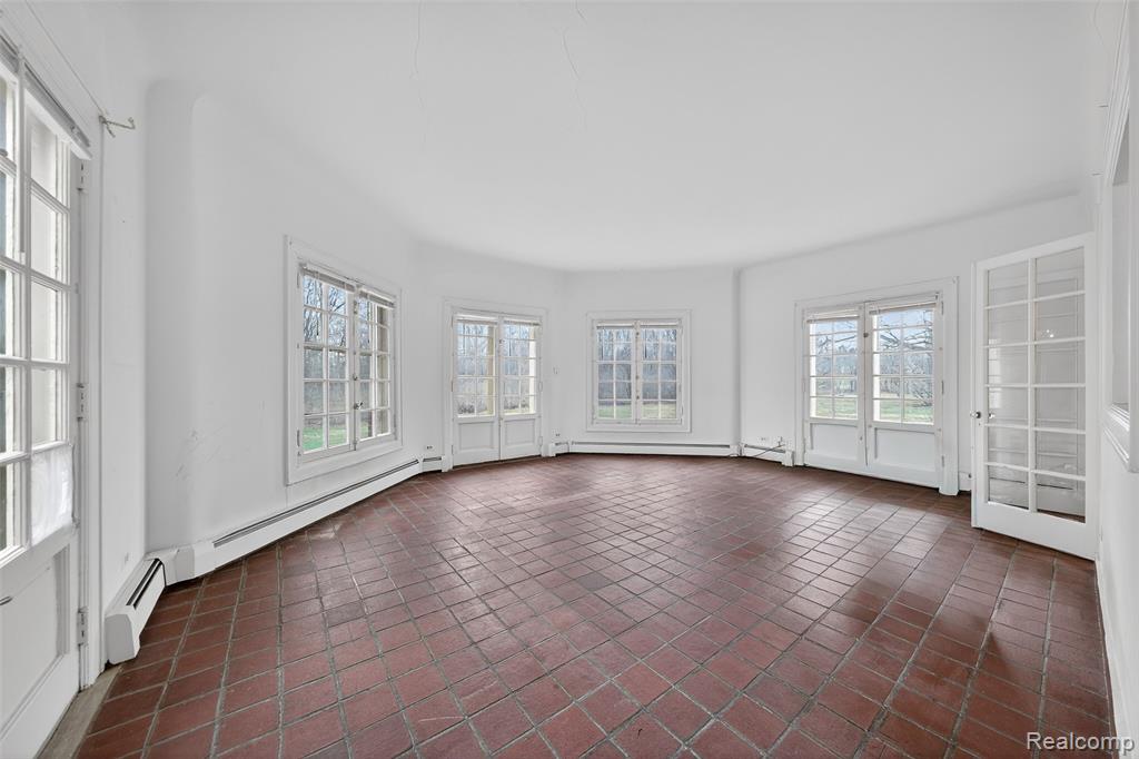5044 Charing Cross Road Bloomfield Hills, MI 48304 - Photo 16 of 27