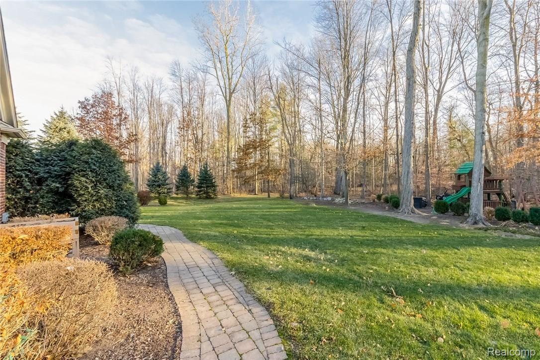 1585 Trinity Road Canton, MI 48187 - Photo 49 of 56 056-Exterior-5128568-medium.jpg
