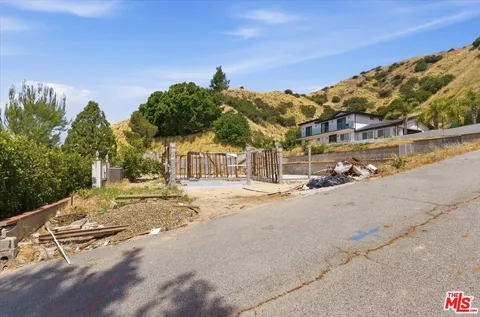 $1,999,888 | 9865 Lanark Street, Sun Valley, CA 91352