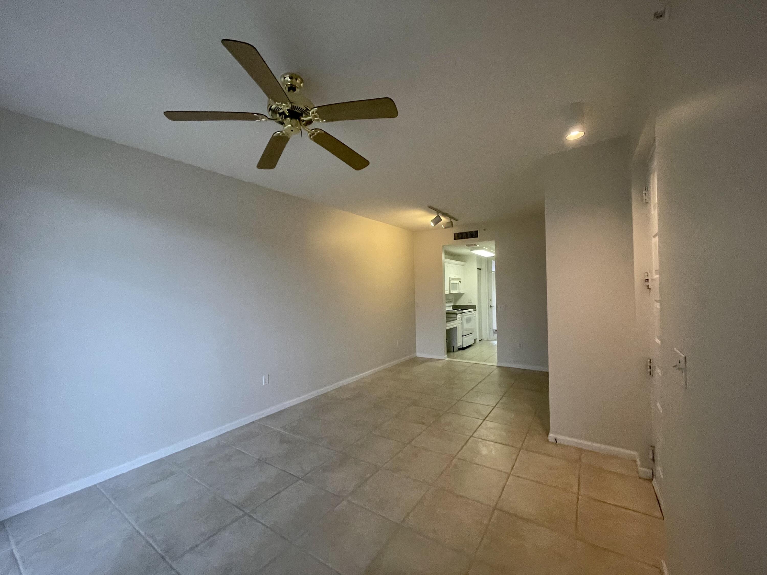 4812 Central Boulevard, Unit 15 Jupiter, FL 33458 - Photo 3 of 11 IMG_1522