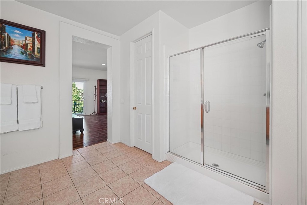 29370 Las Brisas Road Valencia, CA 91354 - Photo 36 of 57 Your Private Retreat
Dual sinks, vanity area, soaking tub, spacious walk-in shower and an oversized walk-in closet.