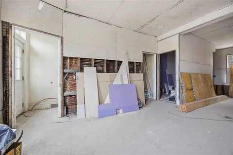 a view of a livingroom with furniture