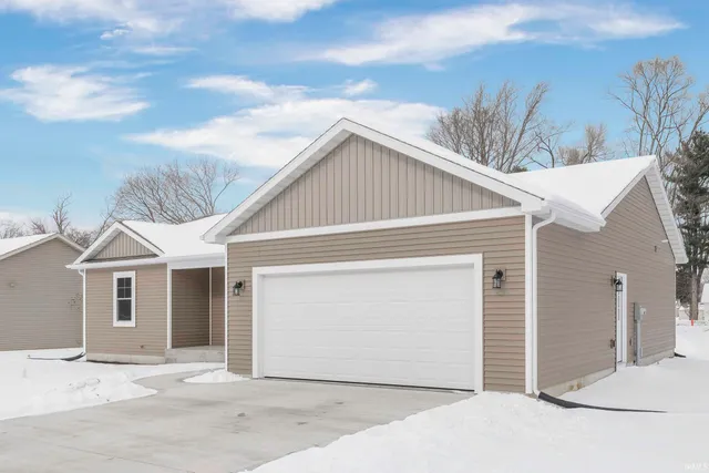 $337,900 | 30715 Mary Don Lane, Elkhart, IN 46517