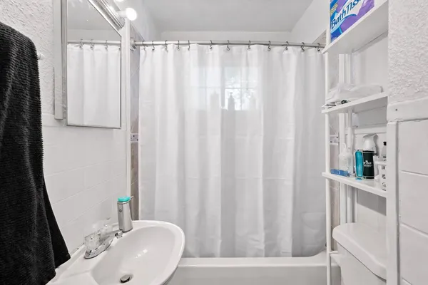 $4,995 | 1202 East 29th Street, Austin, TX 78722