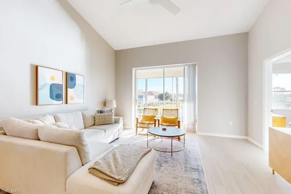 $4,500 | 350 Robin Hood Circle, Unit 202, Naples, FL 34104