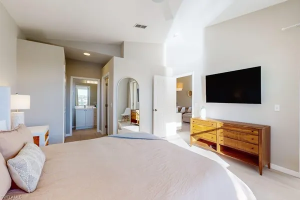 $4,500 | 350 Robin Hood Circle, Unit 202, Naples, FL 34104