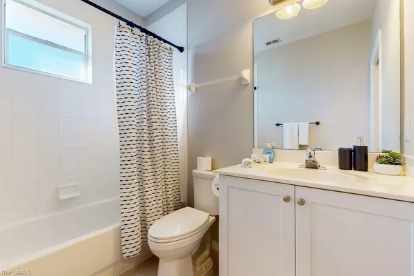 $4,500 | 350 Robin Hood Circle, Unit 202, Naples, FL 34104