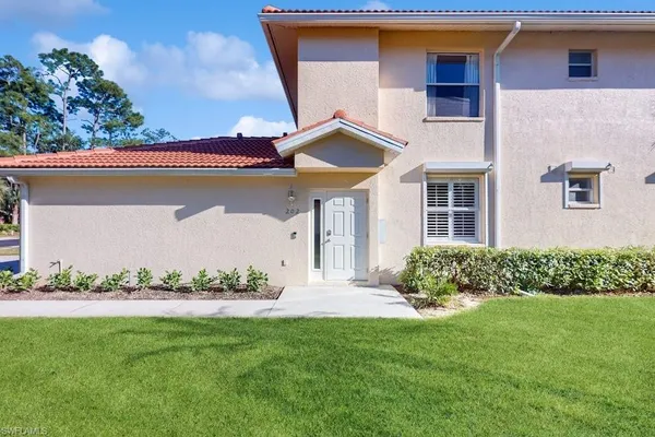 $4,500 | 350 Robin Hood Circle, Unit 202, Naples, FL 34104