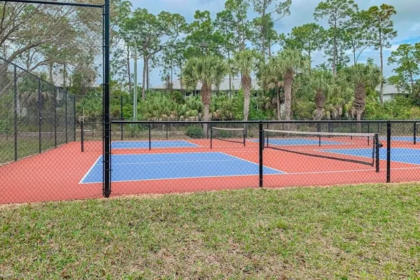 $4,500 | 350 Robin Hood Circle, Unit 202, Naples, FL 34104